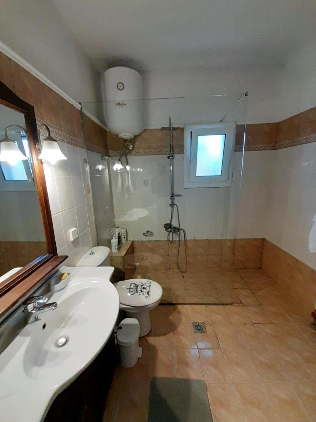 Διωροφη Μεζονετα-2Km Απο Το Κεντρο-Iliana House Apartment Alepou Exterior photo